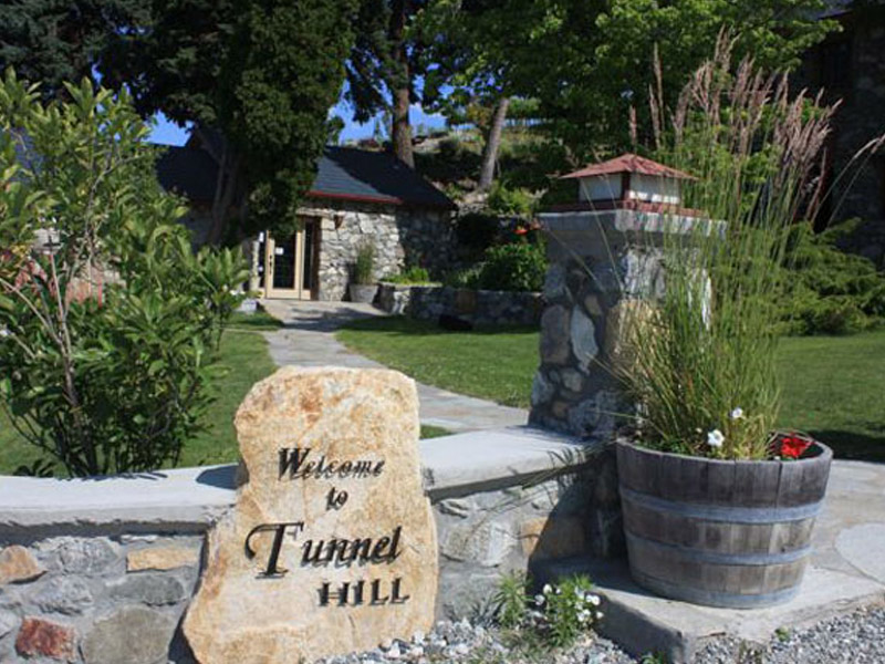 Tunnel Hill Winery sign