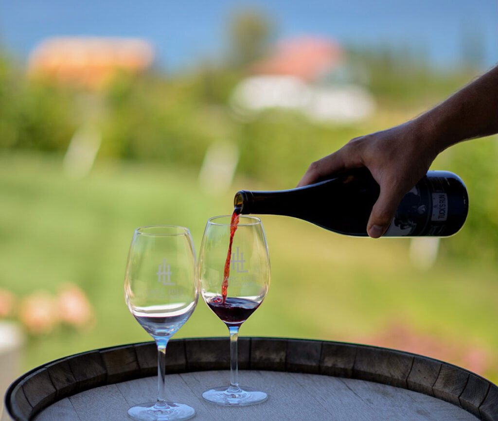 Tasting in the Lake Chelan Wine Valley