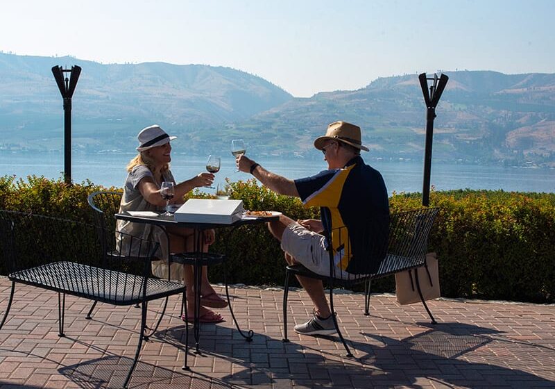 Benson Vineyards couple toasting